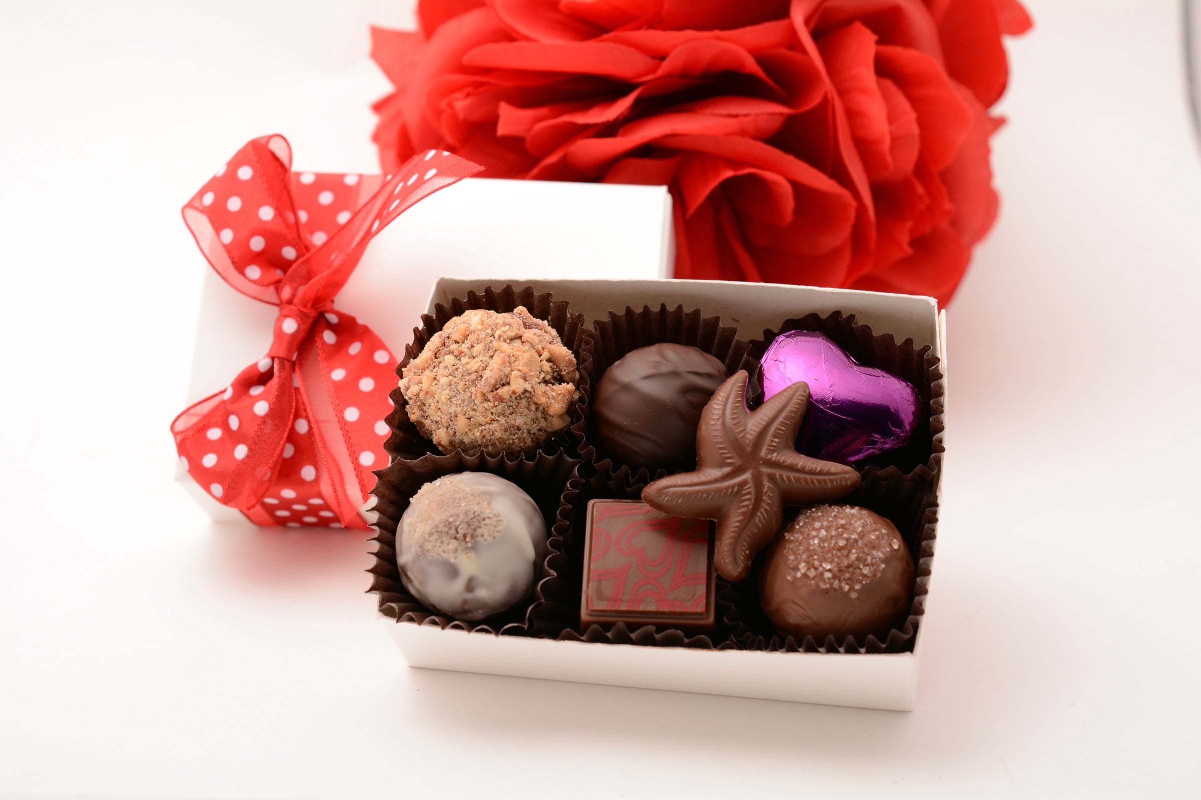 Valentine's Truffle Collection Small White