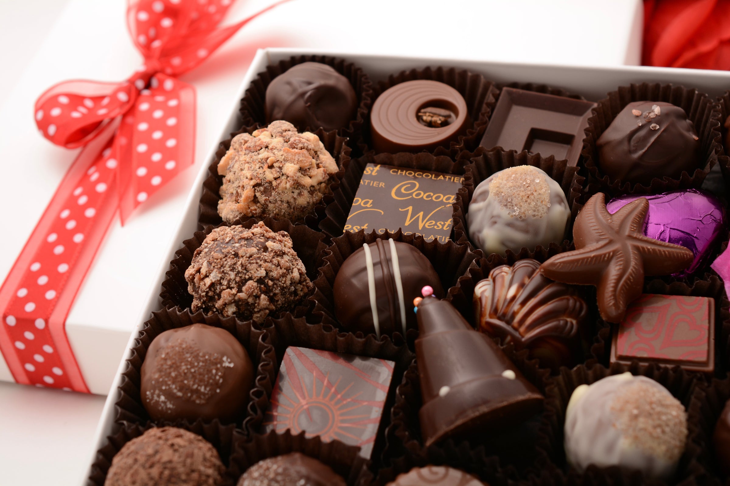 Valentine's Truffle Collection Large White